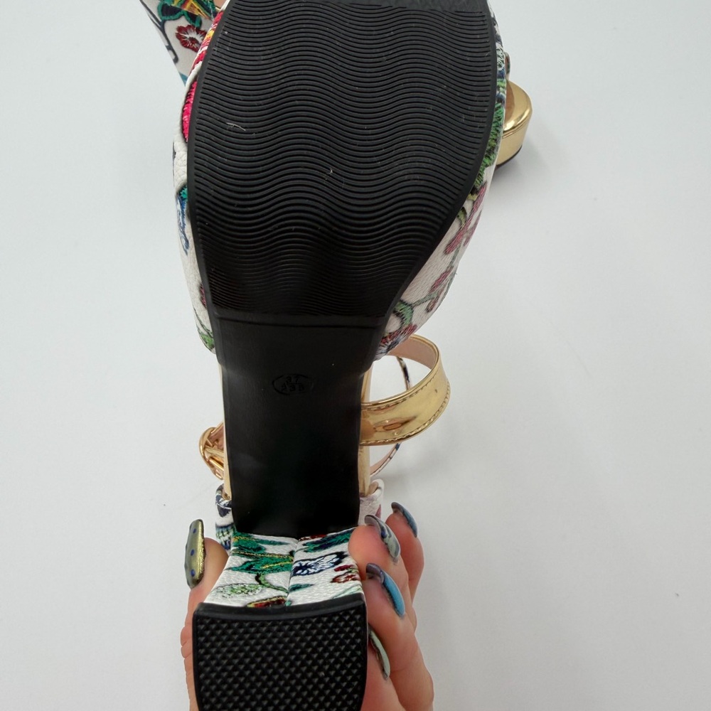 NEW Rebellious Rose Buckle Design Round Toe Platform Chunky High Heel Sz 37 - Picture 5 of 10